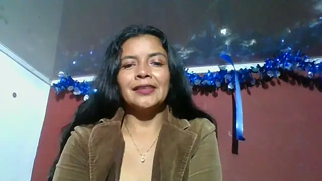 Snapshot of DianaOchoa_ chatting on 12/19/25, 02:18 DianaOchoa online show from 12/19/25, 02:18