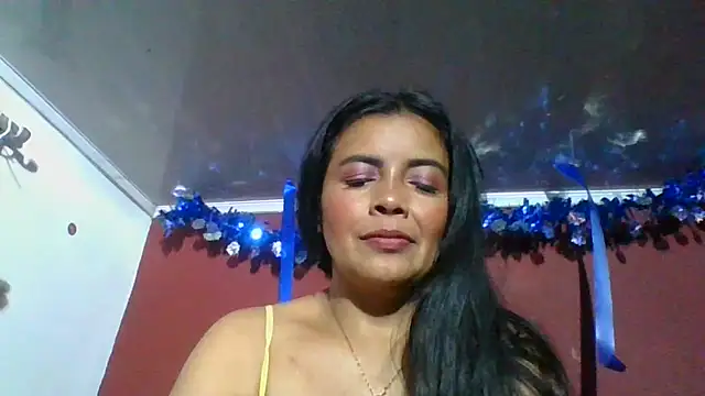 Snapshot of DianaOchoa_ chatting on 12/21/25, 03:13 DianaOchoa online show from 12/21/25, 03:13