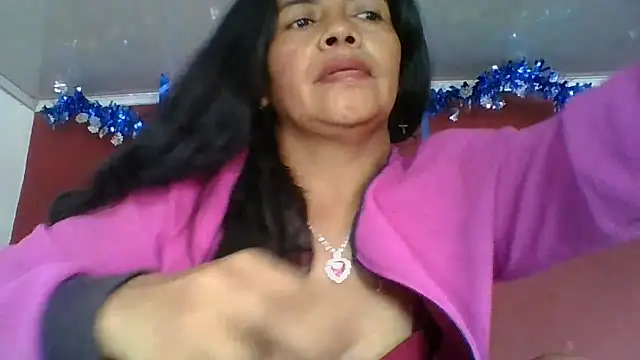 Snapshot of DianaOchoa_ chatting on 01/12/26, 04:01 DianaOchoa online show from 01/12/26, 04:01