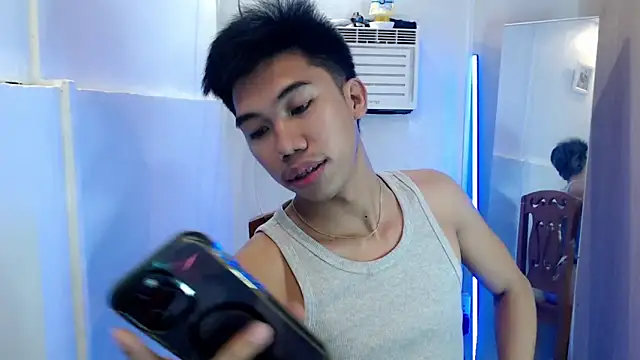 Snapshot of Ur_pinoyhotbrix chatting on 09/22/25, 06:43 Ur pinoyhotbrix online show from 09/22/25, 06:43