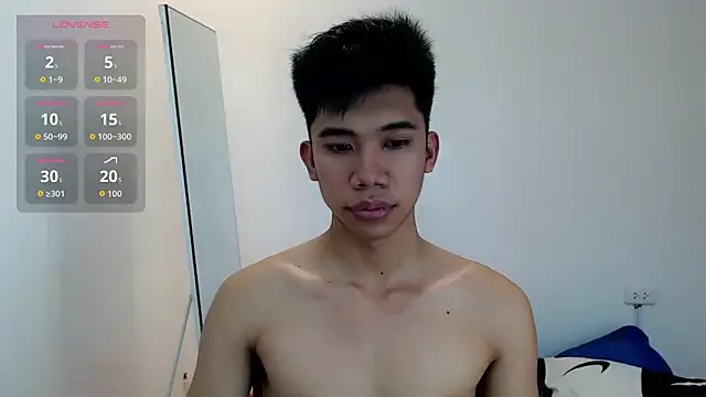 Snapshot of Ur_pinoyhotbrix chatting on 10/18/25, 04:48 Ur pinoyhotbrix online show from 10/18/25, 04:48