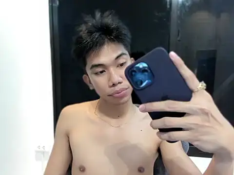 Snapshot of Ur_pinoyhotbrix chatting on 10/25/25, 01:51 Ur pinoyhotbrix online show from 10/25/25, 01:51