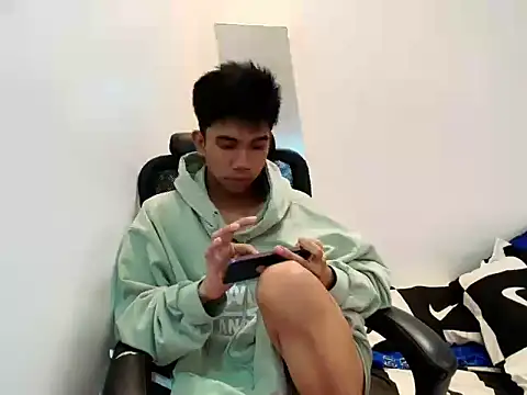 Snapshot of Ur_pinoyhotbrix chatting on 11/21/25, 05:33 Ur pinoyhotbrix online show from 11/21/25, 05:33