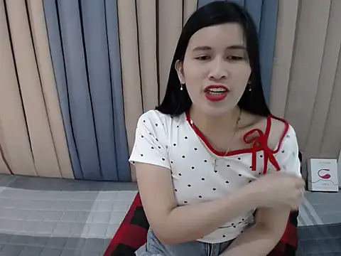 pinay amaliax online show from 04/12/26, 10:53