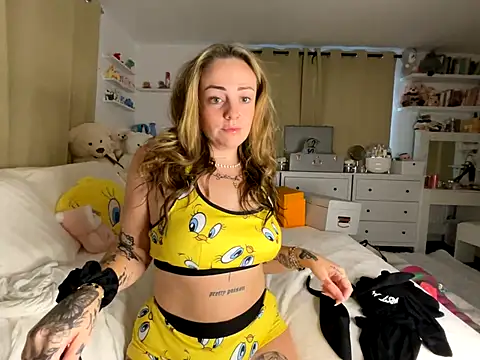 Snapshot of SofiaaBlackk chatting on 10/19/25, 02:50 SofiaaBlackk online show from 10/19/25, 02:50