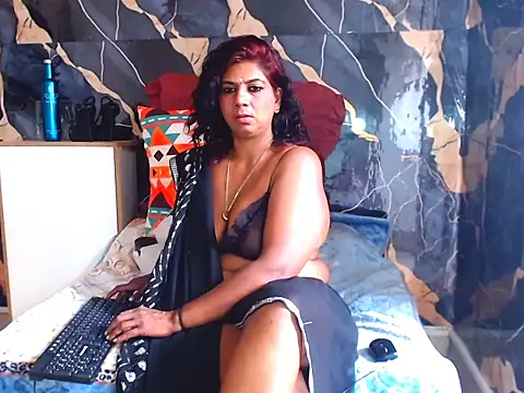 Snapshot of indianerotica69 chatting on 11/23/25, 08:25 indianerotica69 online show from 11/23/25, 08:25