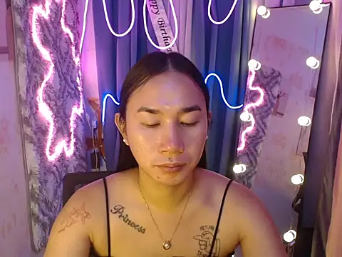 in yourdreamstarxx online show from 12/03/25, 08:18