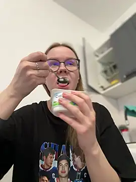  CherryBloom  online show from 04/13/26, 05:46