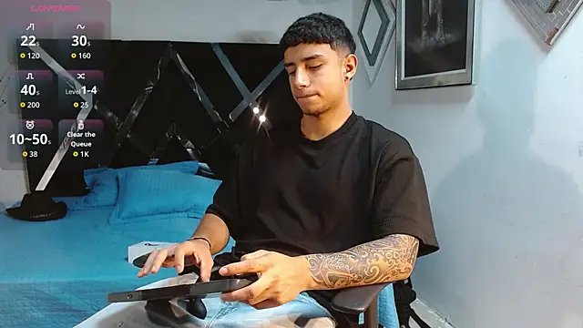 Snapshot of jaze_bradley chatting on 09/19/25, 11:44 jaze bradley online show from 09/19/25, 11:44