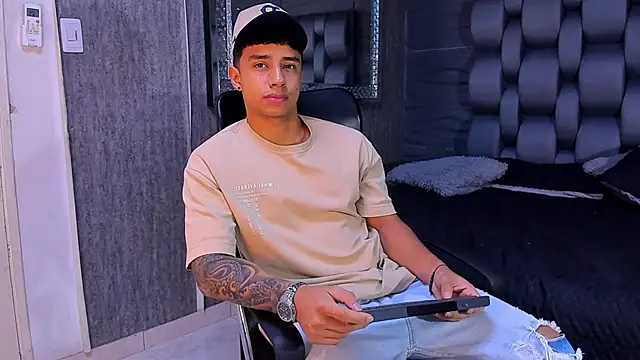 Snapshot of jaze_bradley chatting on 09/22/25, 11:23 jaze bradley online show from 09/22/25, 11:23