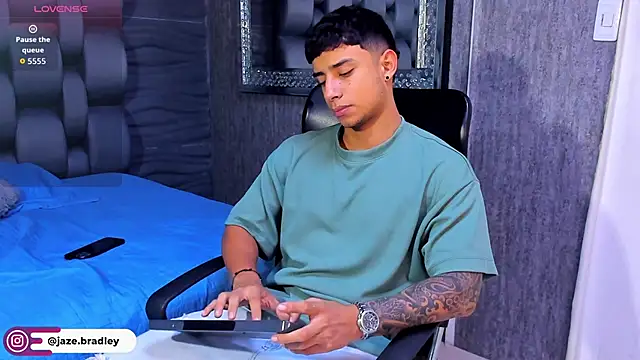 Snapshot of jaze_bradley chatting on 10/03/25, 11:29 jaze bradley online show from 10/03/25, 11:29