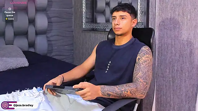 Snapshot of jaze_bradley chatting on 10/08/25, 11:19 jaze bradley online show from 10/08/25, 11:19