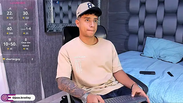 Snapshot of jaze_bradley chatting on 10/15/25, 11:43 jaze bradley online show from 10/15/25, 11:43