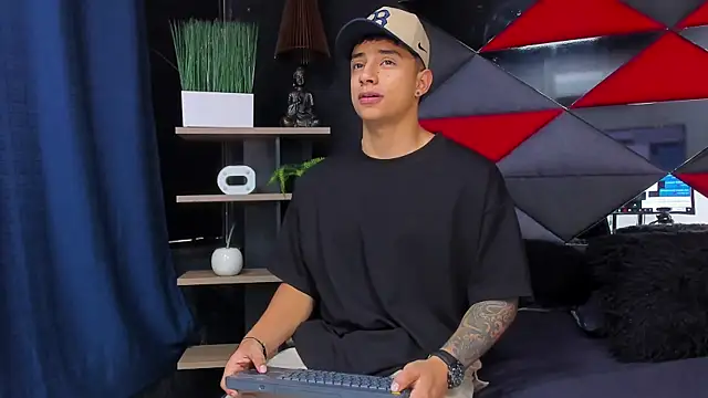 Snapshot of jaze_bradley chatting on 12/03/25, 11:30 jaze bradley online show from 12/03/25, 11:30