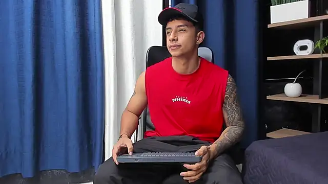 Snapshot of jaze_bradley chatting on 12/05/25, 11:19 jaze bradley online show from 12/05/25, 11:19