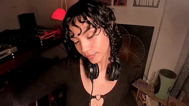 Nati     online show from 04/18/26, 01:53