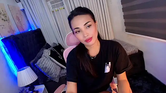 Snapshot of asian_lucii chatting on 10/10/25, 12:59 asian lucii online show from 10/10/25, 12:59