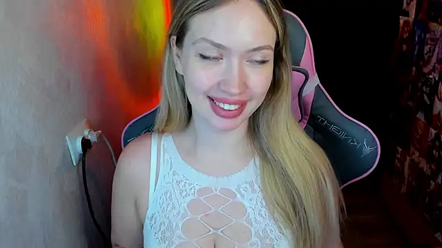 Snapshot of NicoleRiccii chatting on 12/17/25, 11:33 NicoleRiccii online show from 12/17/25, 11:33