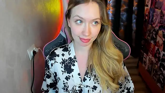 NicoleRiccii online show from 03/08/26, 04:00