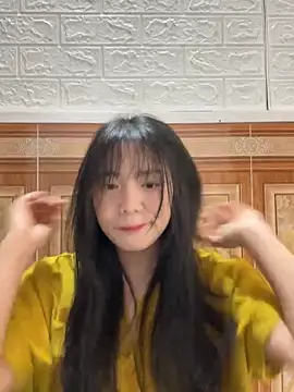 Snapshot of binejr chatting on 10/25/25, 05:04 binejr online show from 10/25/25, 05:04