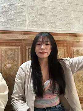 Snapshot of binejr chatting on 11/15/25, 04:10 binejr online show from 11/15/25, 04:10