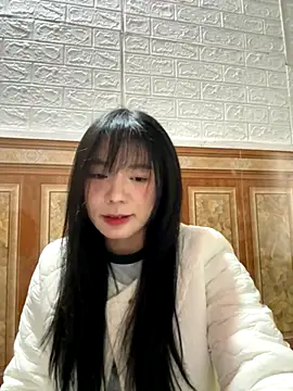 Snapshot of binejr chatting on 11/19/25, 03:17 binejr online show from 11/19/25, 03:17