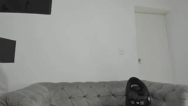 Snapshot of Dimitri_Bass chatting on 09/22/25, 06:32 Dimitri Bass online show from 09/22/25, 06:32