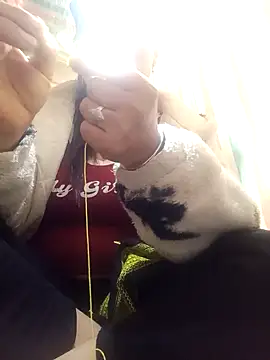 Snapshot of jienrrr chatting on 12/19/25, 12:50 jienrrr online show from 12/19/25, 12:50