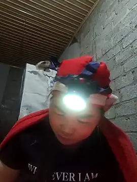 Snapshot of jienrrr chatting on 12/19/25, 12:56 jienrrr online show from 12/19/25, 12:56