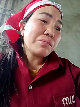 Snapshot of jienrrr chatting on 12/23/25, 05:27 jienrrr online show from 12/23/25, 05:27