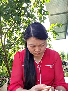 yoowwmr online show from 10/30/25, 01:51