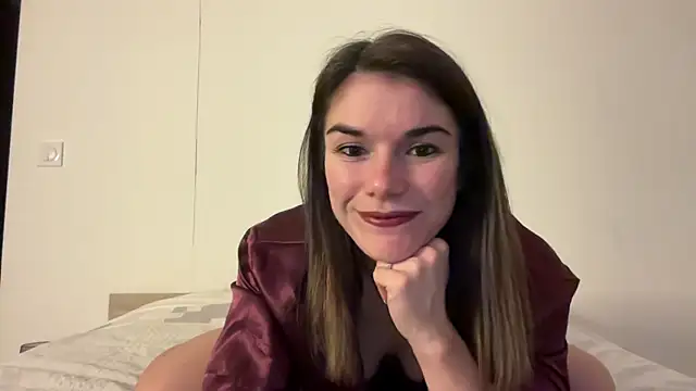 Snapshot of Caro663 chatting on 11/22/25, 09:25 Caro663 online show from 11/22/25, 09:25