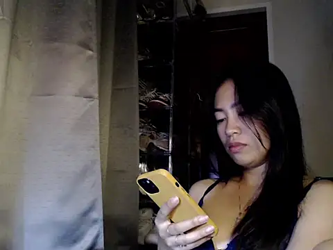 candycrushyyy online show from 11/21/25, 07:45