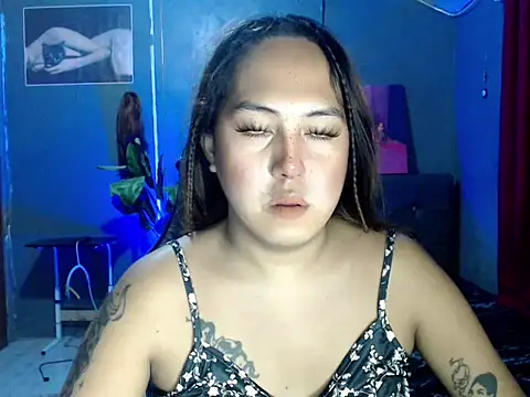 Snapshot of urtranspinay chatting on 10/02/25, 01:51 urtranspinay online show from 10/02/25, 01:51