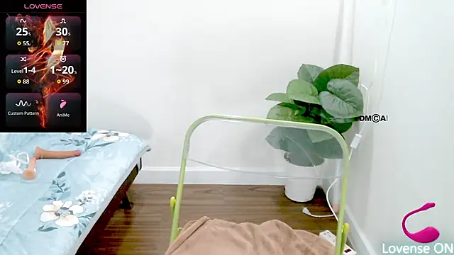 Snapshot of CandySugar_Sweet chatting on 12/03/25, 06:21 CandySugar Sweet online show from 12/03/25, 06:21