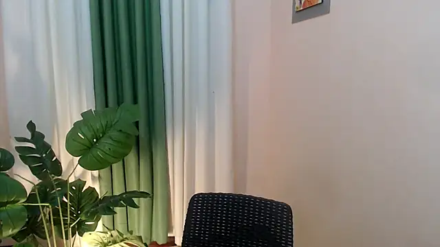 Snapshot of annathompsonxx chatting on 09/30/25, 12:37 annathompsonxx online show from 09/30/25, 12:37