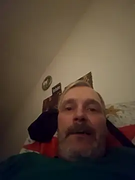 Snapshot of pitrsgayhotboy chatting on 12/20/25, 11:01 pitrsgayhotboy online show from 12/20/25, 11:01