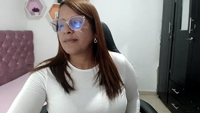 cristydirtyhot online show from 11/30/25, 07:07