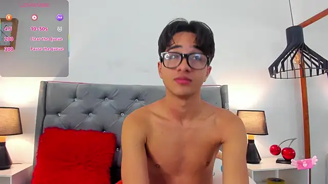 jin luna online show from 11/12/25, 12:16