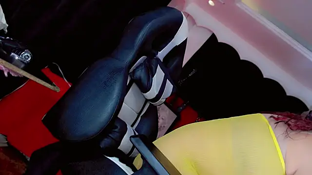 Yareth Rouss  online show from 03/01/26, 02:35