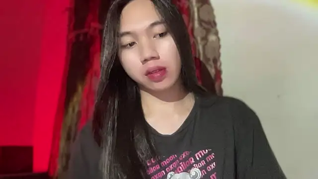 Snapshot of kat_mire chatting on 10/30/25, 04:52 kat mire online show from 10/30/25, 04:52