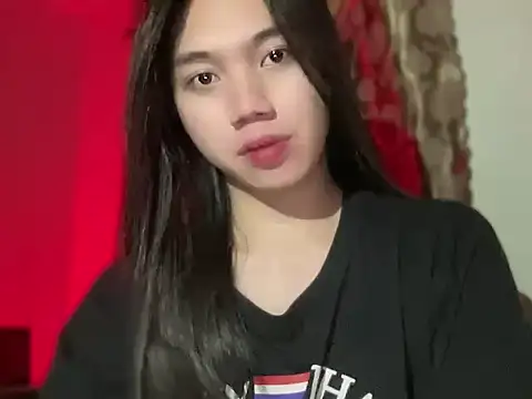 Snapshot of kat_mire chatting on 11/15/25, 07:32 kat mire online show from 11/15/25, 07:32