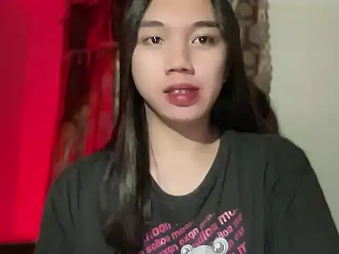 Snapshot of kat_mire chatting on 11/25/25, 05:57 kat mire online show from 11/25/25, 05:57