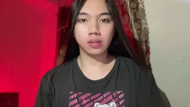 Snapshot of kat_mire chatting on 11/26/25, 04:41 kat mire online show from 11/26/25, 04:41