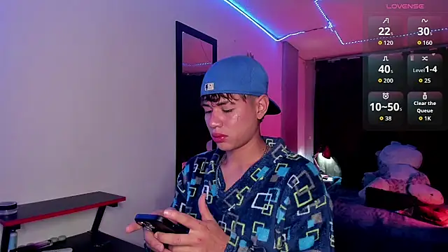 Snapshot of Jostin18 chatting on 09/09/25, 01:21 Jostin18 online show from 09/09/25, 01:21