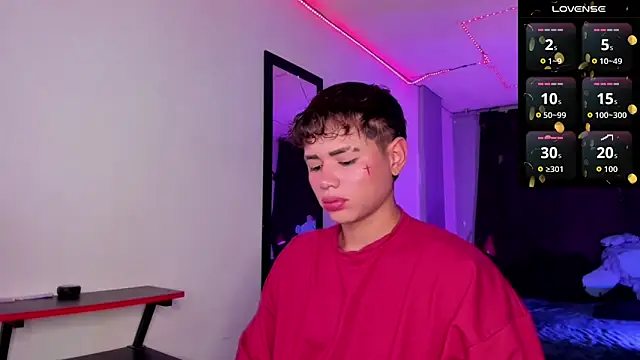 Snapshot of Jostin18 chatting on 09/15/25, 01:44 Jostin18 online show from 09/15/25, 01:44