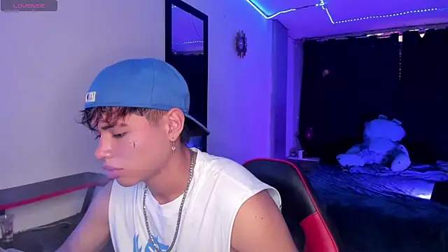 Snapshot of Jostin18 chatting on 09/22/25, 02:41 Jostin18 online show from 09/22/25, 02:41