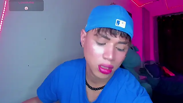 Snapshot of Jostin18 chatting on 11/11/25, 02:06 Jostin18 online show from 11/11/25, 02:06