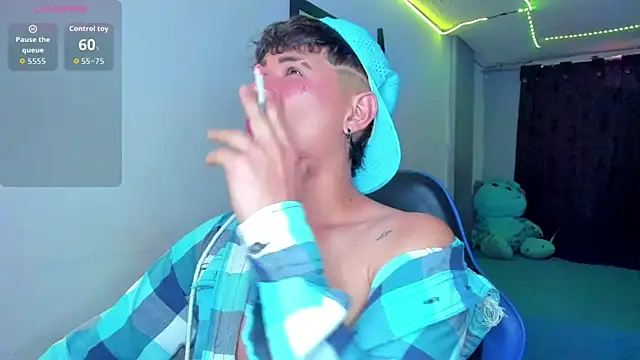 Snapshot of Jostin18 chatting on 12/22/25, 02:25 Jostin18 online show from 12/22/25, 02:25