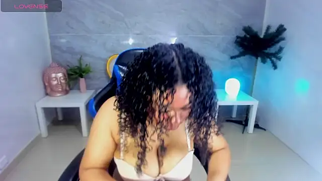 Snapshot of risada_temptation_s chatting on 10/04/25, 08:18 risada temptation s online show from 10/04/25, 08:18